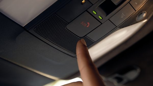 Pantalla de infoentretnimiento de vehículo INFINITI