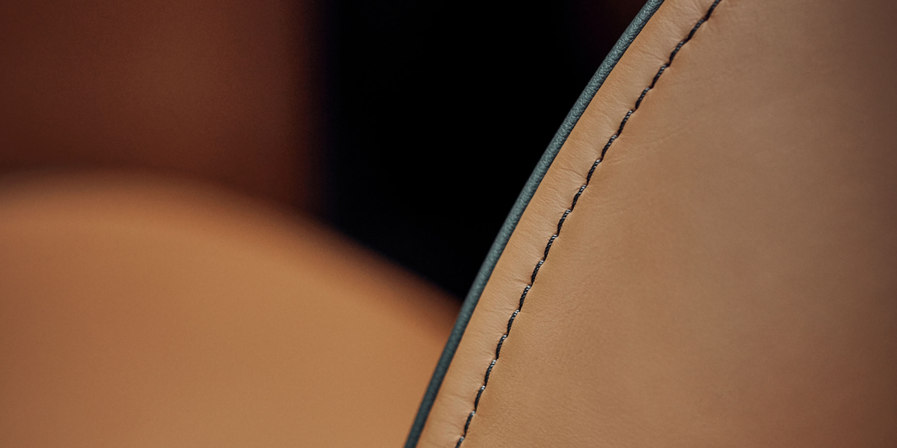 2024 INFINITI QX80 7-8 passenger SUV’s stitching