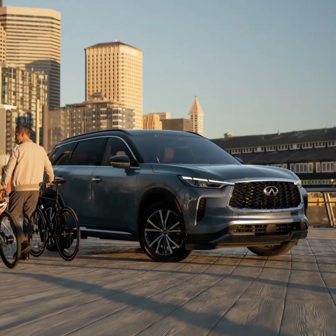 Angled view of the INFINITI QX60 7-seater SUV