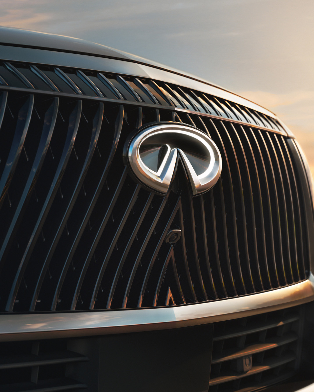 Close-up view of the INFINITI QX80 grille