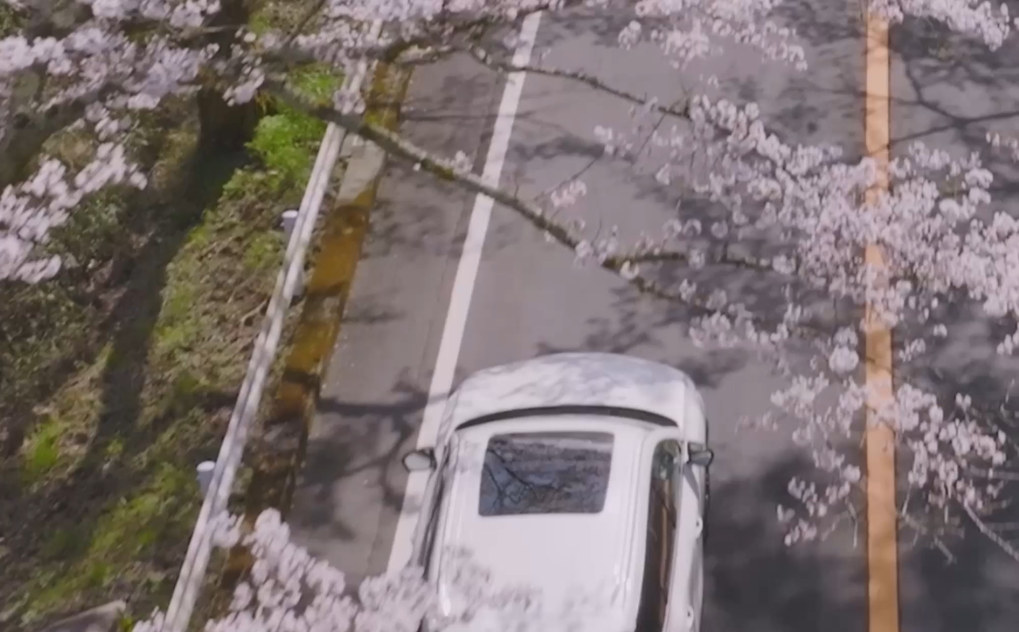 Bird’s eye view of a white INFINITI