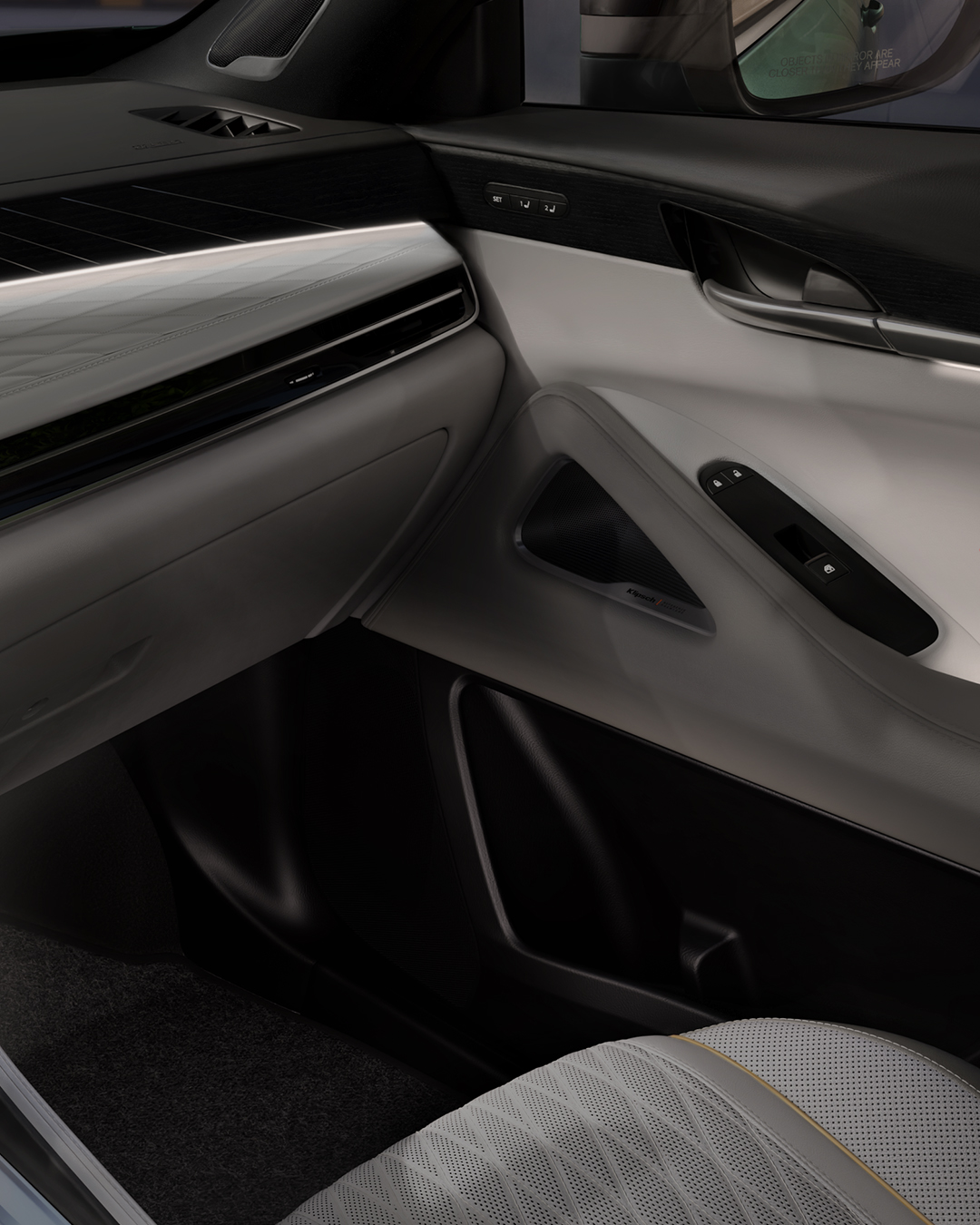 INFINITI QX60 interior door panel featuring customizable ambient lighting and premium trim accents