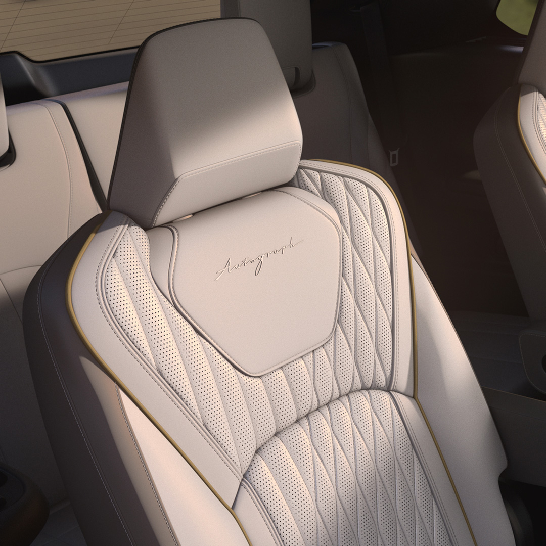 Closeup of INFINITI QX60’s second row captain’s chair