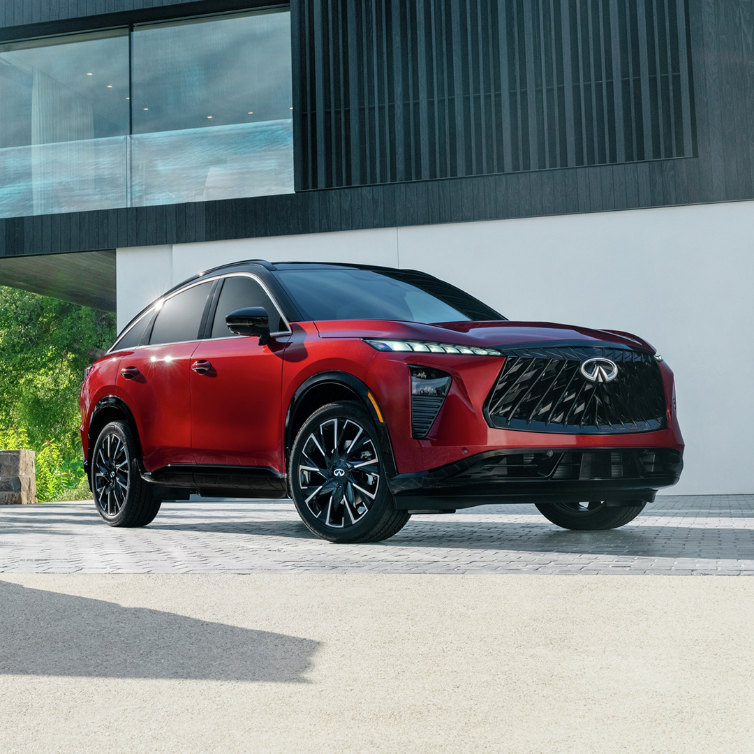 Nueva INFINITI QX60 en diferentes tomas exteriores