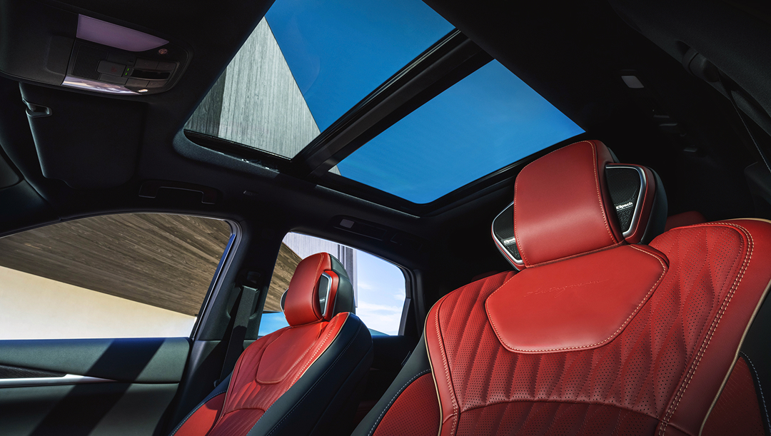 INFINITI QX65 interior with panoramic moonroof and premium seating