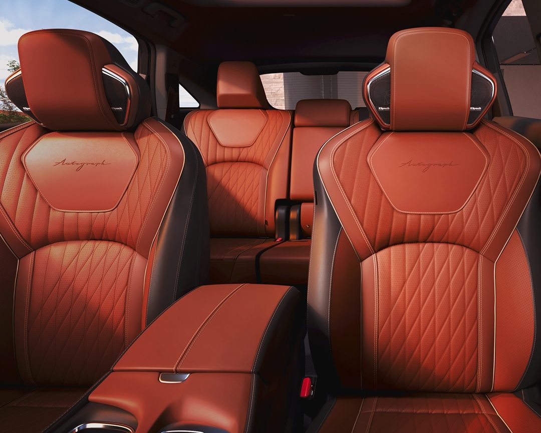 INFINITI QX65 premium interior with luxury seating and immersive audio system