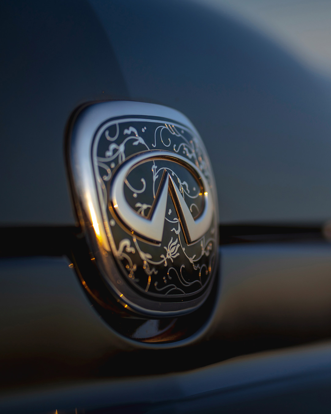 Insignia del logotipo del automóvil INFINITI