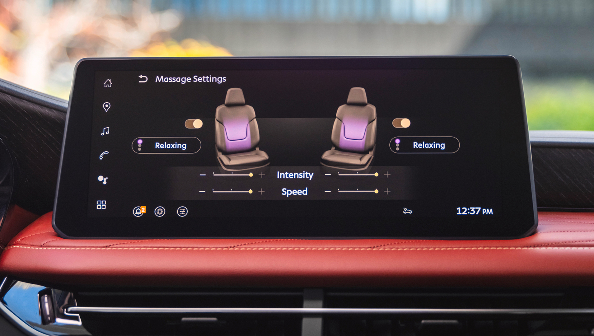 INFINITI QX65 massage seat settings displayed on the infotainment screen