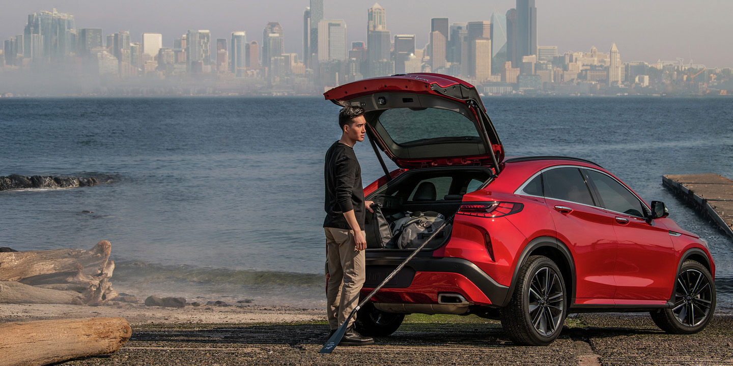 INFINITI QX55 con accesorios para auto