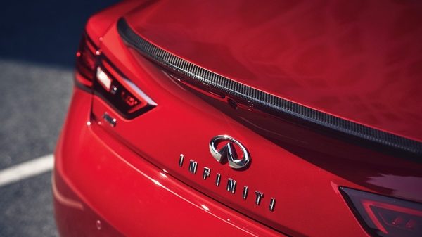 Infiniti ALERÓN TRASERO